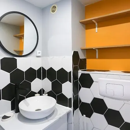 Le Nid D 2 Pers 8 Min Centre & Gare Apartament *